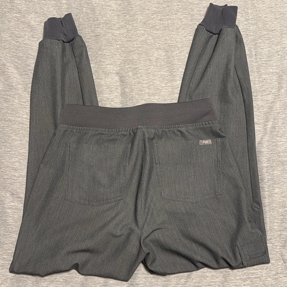 FIGS Graphite Scrub Set - Picture 5 of 8